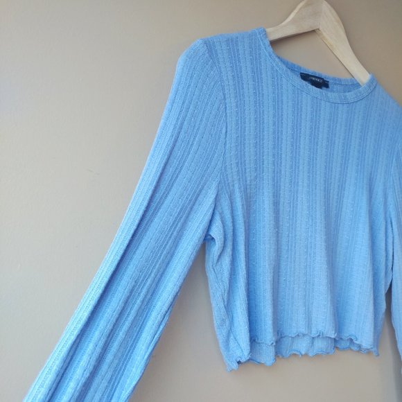 Forever 21 Long Sleeved Crop Top - Picture 2 of 4